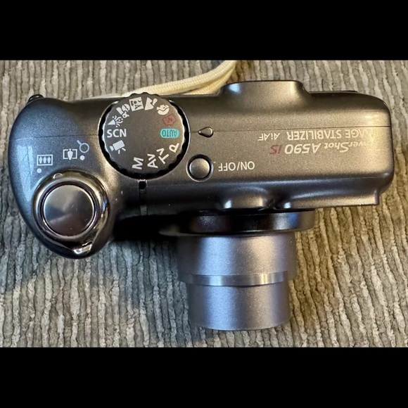 Excellent Condition Canon PowerShot A590 IS Digital Camera - Picture 7 of 11